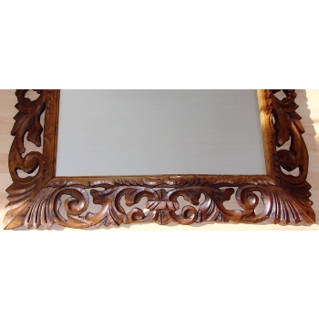 lustro vintage z bogato zdobioną ramą