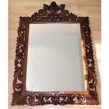 lustro ścienne w stylu klasycznym