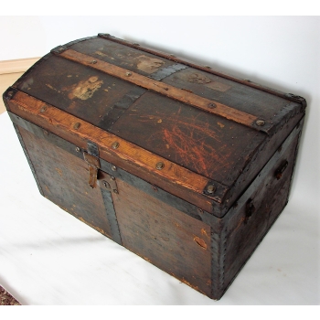 Antyk kufer kolekcjonerski