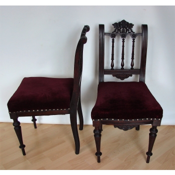 Stabilne krzesła antyczne do salonu