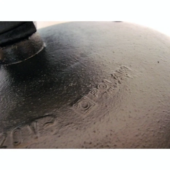 Odlew żeliwny lampy Polam Wilkasy IP55 – detal konstrukcji.