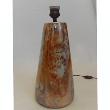 Detal powierzchni ceramiki lampy z Finlandii, lata 20./30