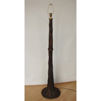 Vintage lampa podłogowa rattanowa – oryginalny egzemplarz