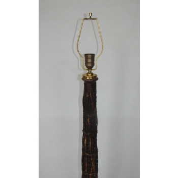 Lampa podłogowa vintage lata 40 – pleciona konstrukcja