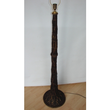 Oświetlenie vintage z lat 40 – lampa podłogowa